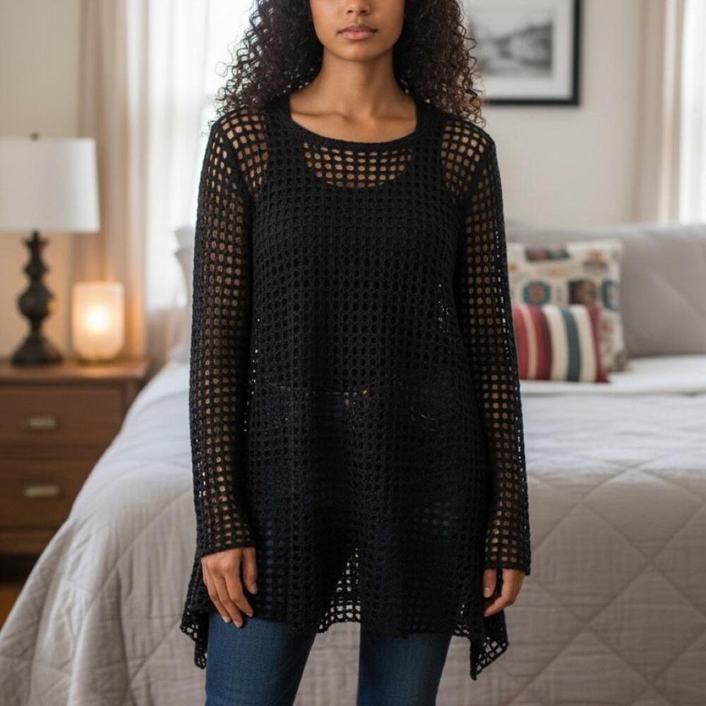 Pete black open knit crochet